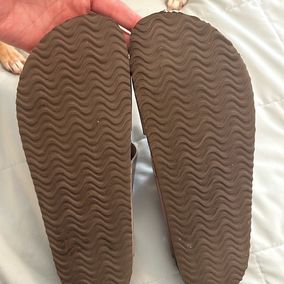 Time and Tru 8W Sandals like Birkenstocks Gray Adjustable Strap - Picture 3 of 6